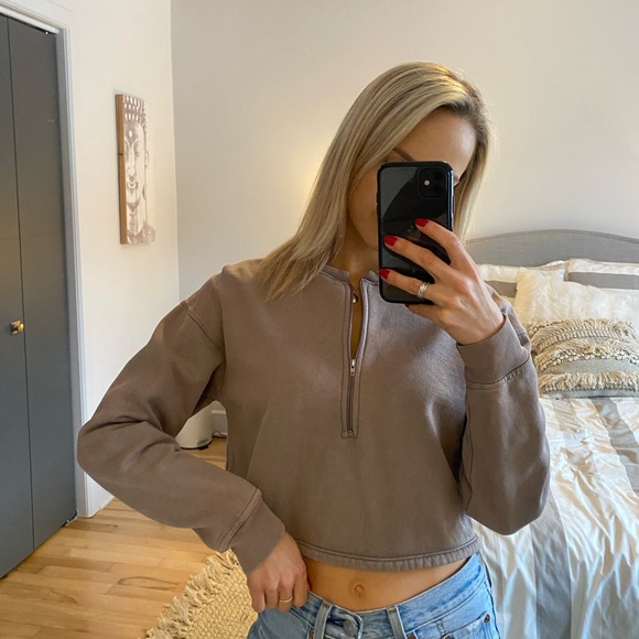 Crop sweater from Urban Outfitter - Picture 3 of 3